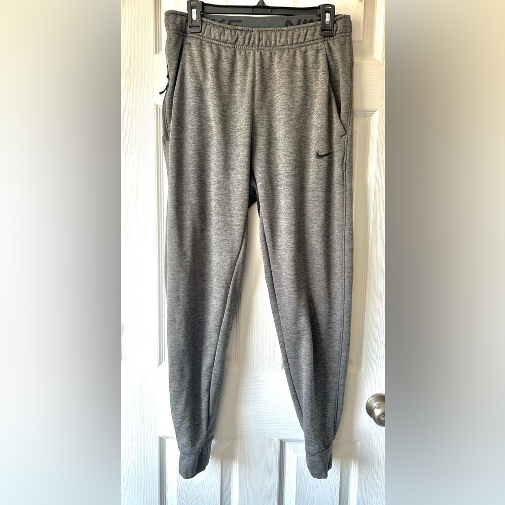 Nike Therma FIT Tapered Charcoal Gray Mens Sweatpants Sz Sm